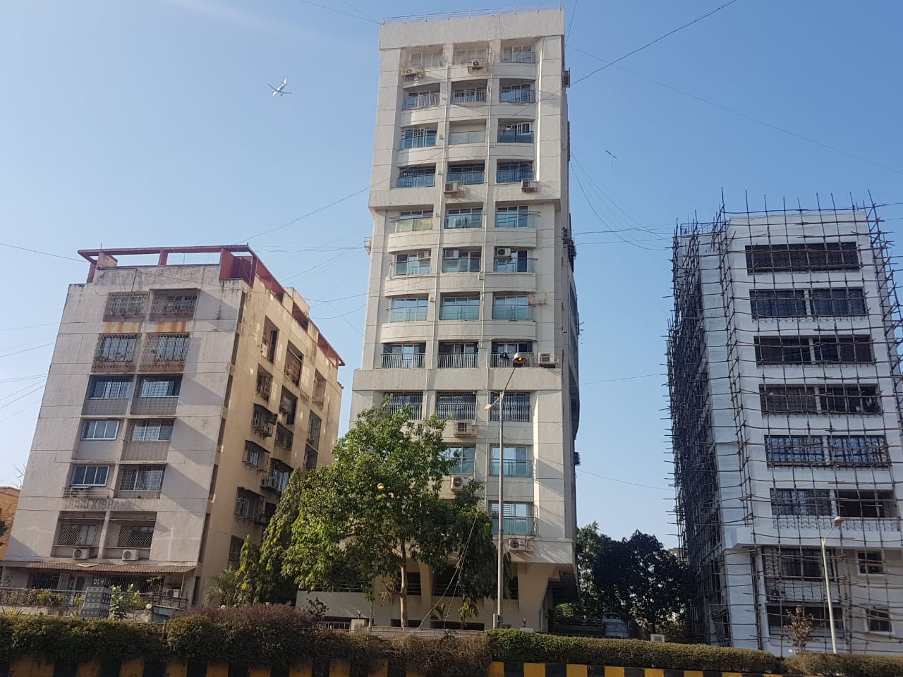 3 BHK Semi Furnished in Veejay Niwas , Juhu